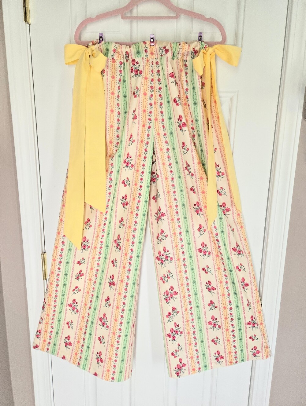 🌺 BiBi NWOT Wide-Leg Cotton Pants Floral Stripe on Cream w/Yellow Ties Small 🌺